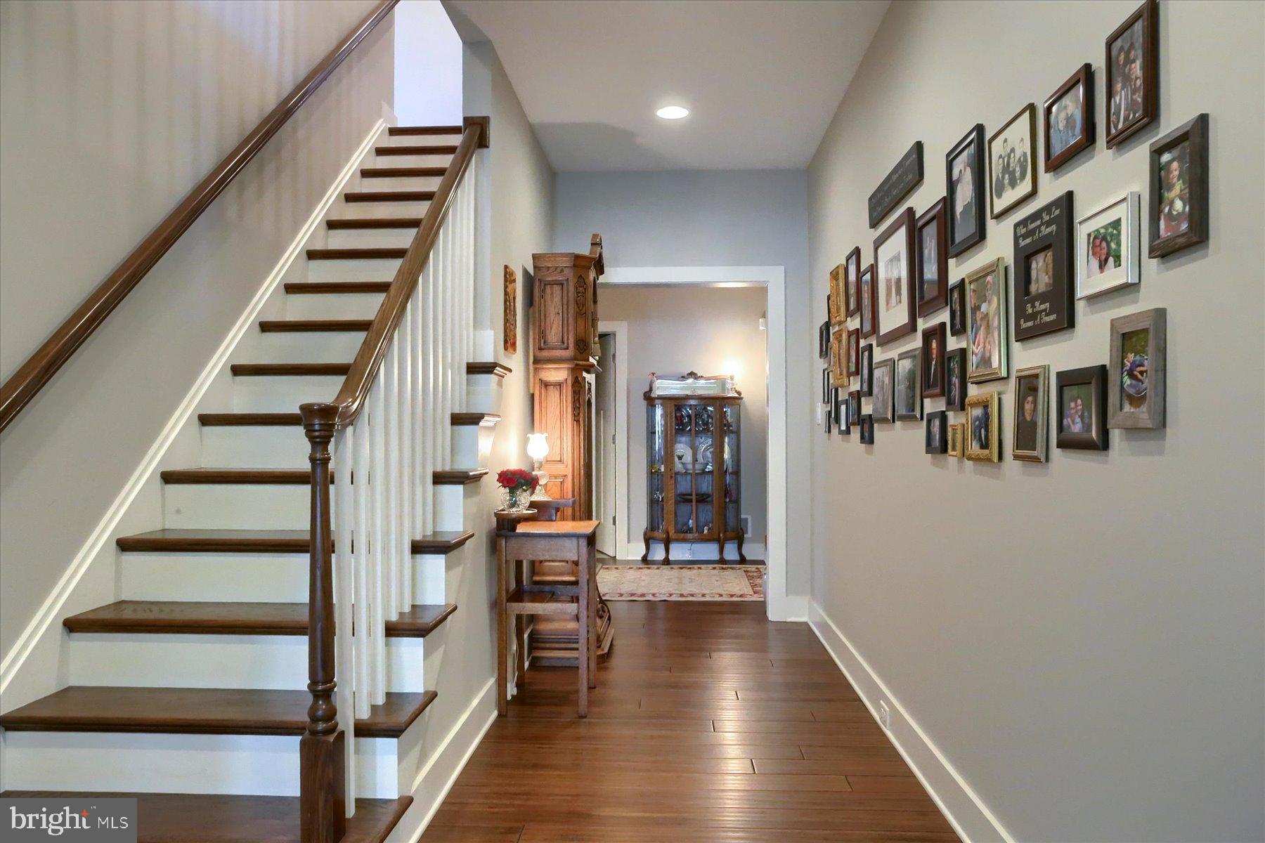 MOORELAND MEWS - Residential
