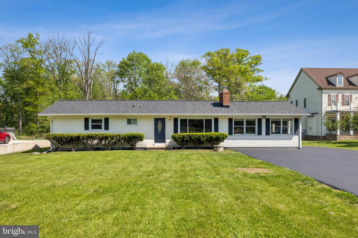 Fantastic and fully renovated single level Rambler located in HIGHLY desired Broad Run 
This stunning 4 bedroom & 2 bathroom home offers over 2300 sqft of open living space, ambient lighting and many upgrades throughout.  Everyone will enjoy the eat-in kitchen, large dining room and spacious family room.  The 4th bedroom is perfect for in-law or au pair suite  large with separate entrance.
Home is perfect for entertaining on the  oversized back deck and  well manicured lawn backing to trees.  Long drive provides ample parking for all vehicles including an additional parking area next to home great for work vehicles, RV, or  Boat  parking—-NO HOA!!!

Rental ready for immediate move-in for 12 or 24 months!
Dogs are considered case by case with additional deposit

Home has been fully remodeled 2025:
New roof 
Updated wood burning fireplace
New luxury flooring
Fresh paint 
Open concept