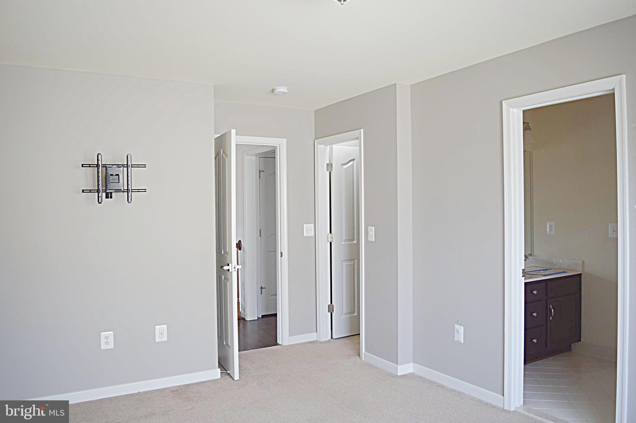 HILLS OF AQUIA - Residential