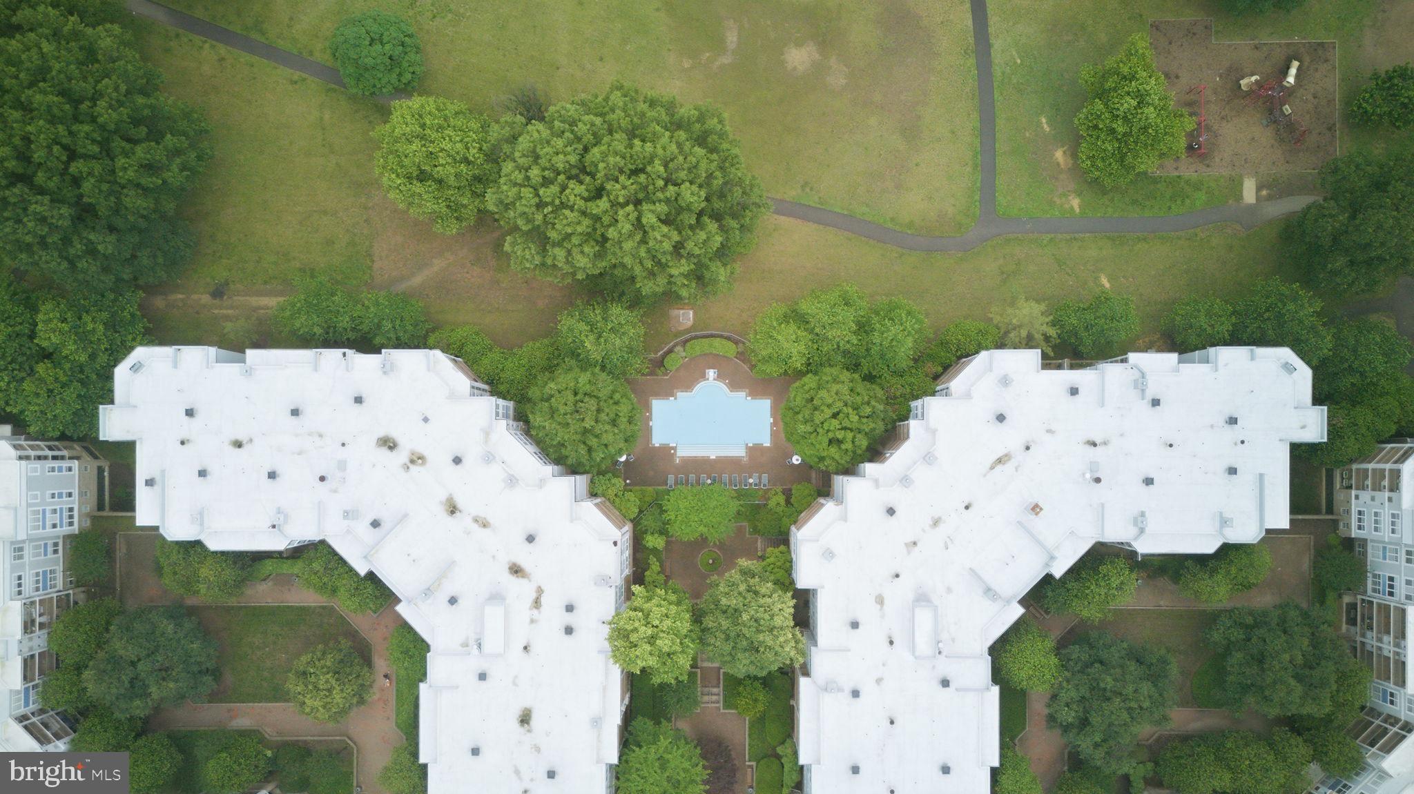 SAVOY PARK CONDOMINIUMS - Residential