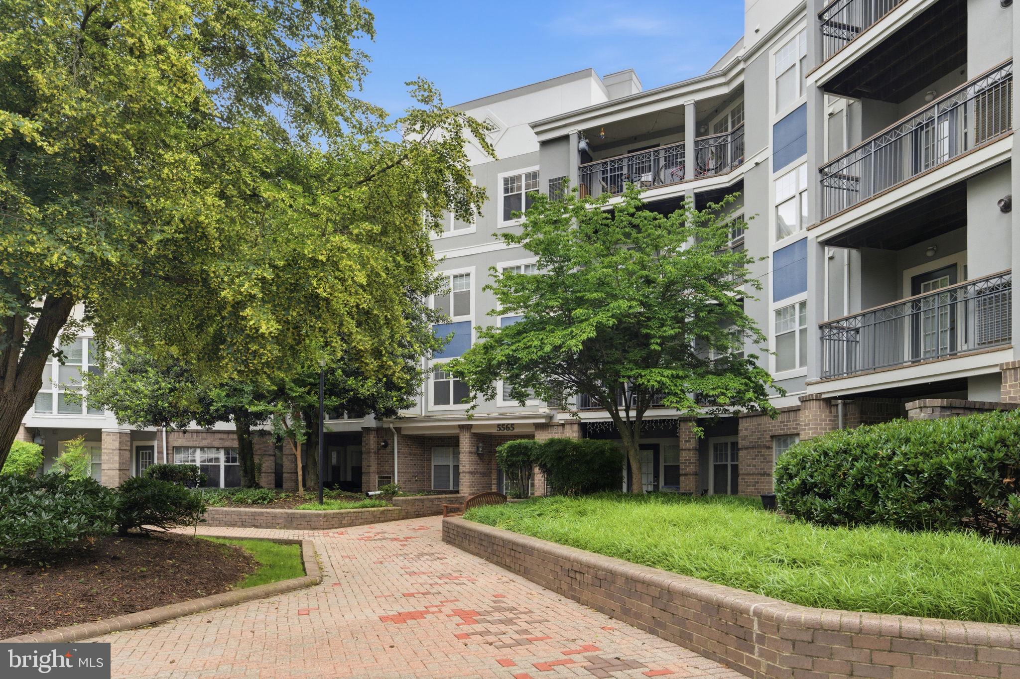 SAVOY PARK CONDOMINIUMS - Residential