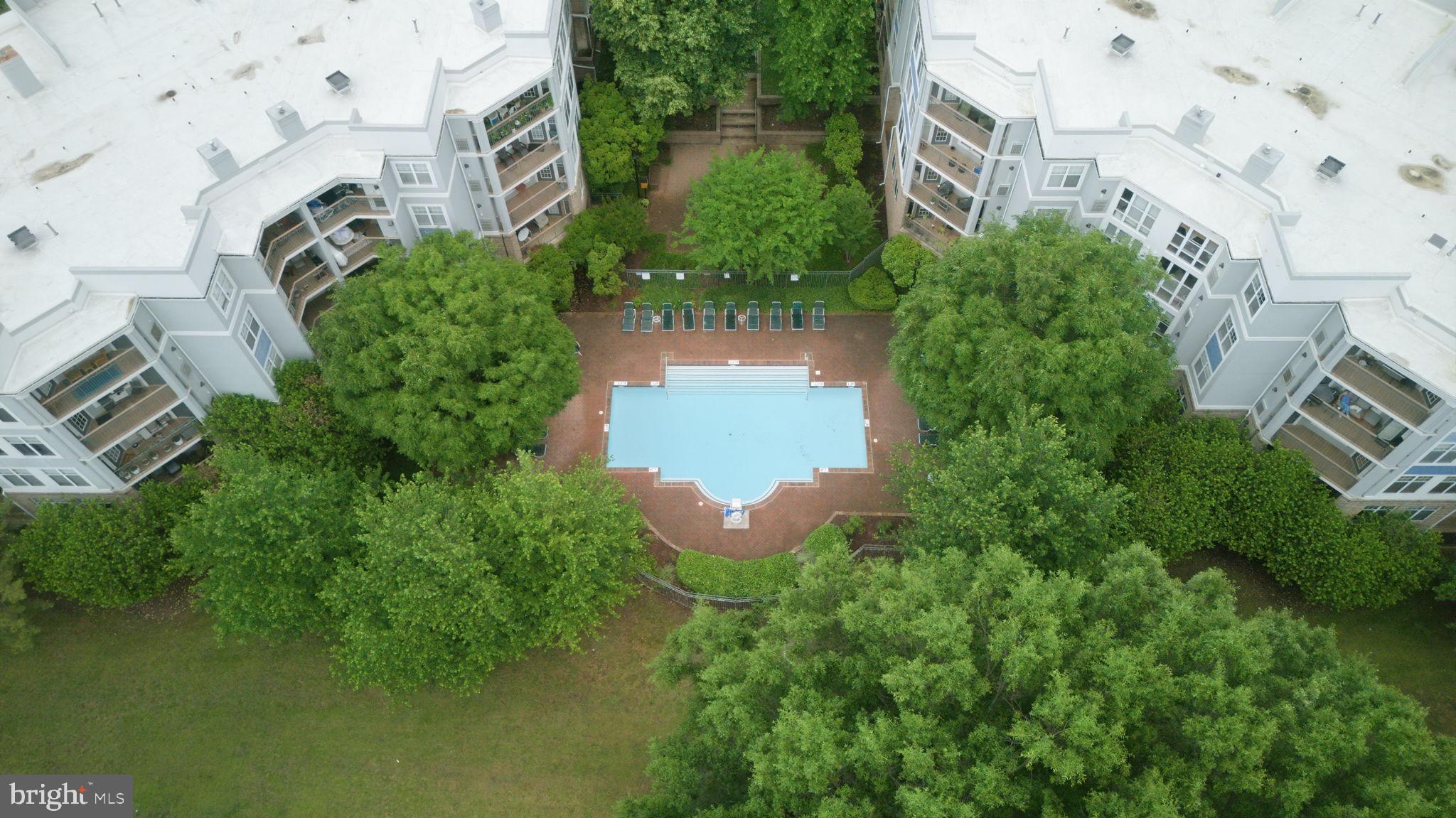 SAVOY PARK CONDOMINIUMS - Residential