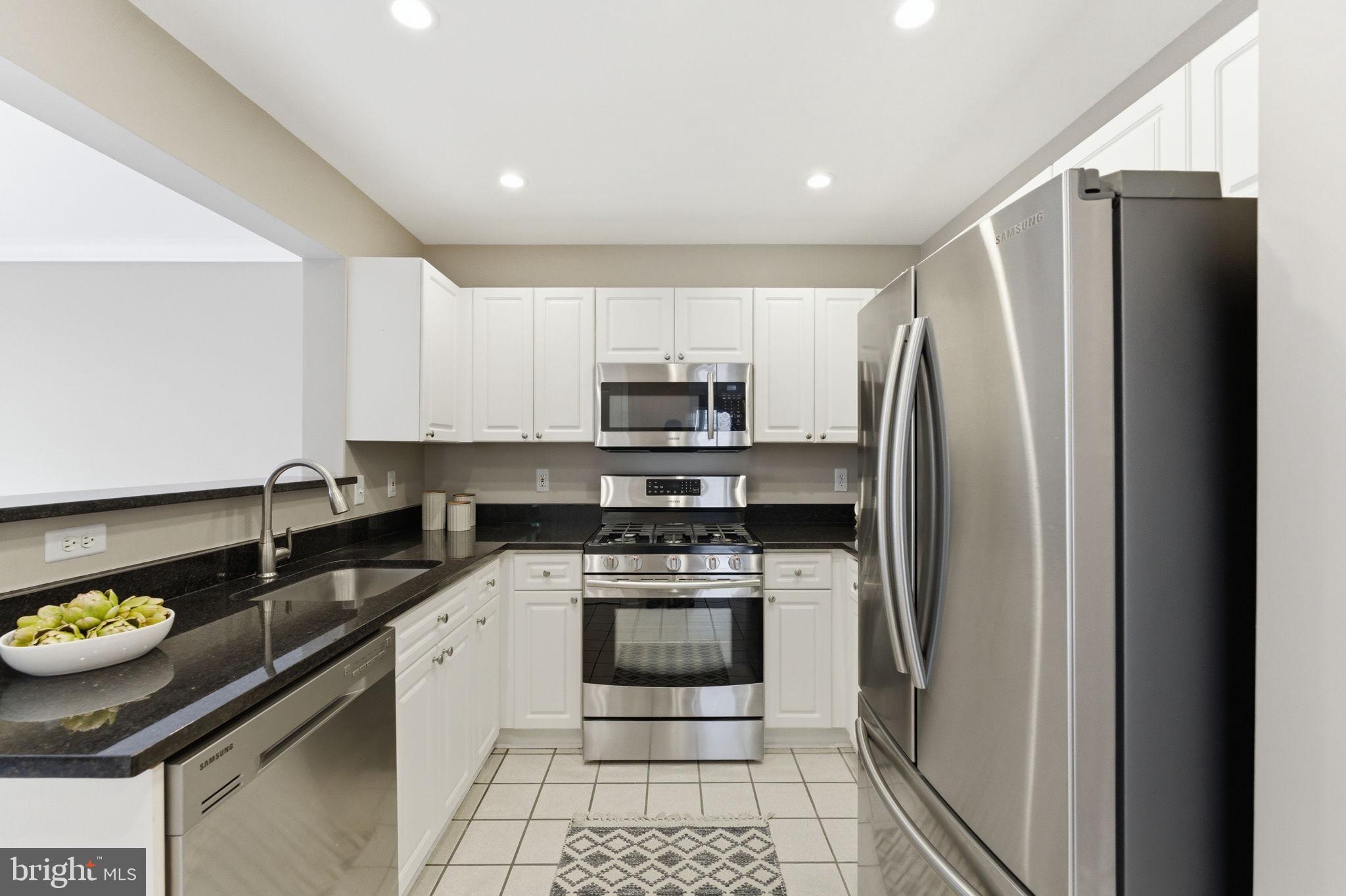 SAVOY PARK CONDOMINIUMS - Residential