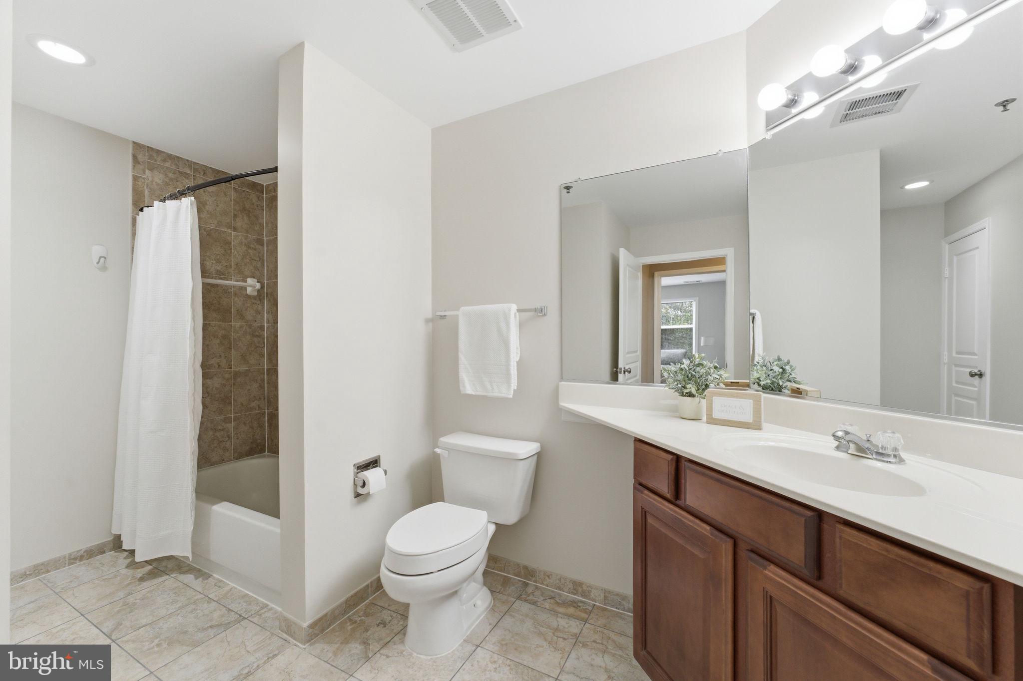 SAVOY PARK CONDOMINIUMS - Residential