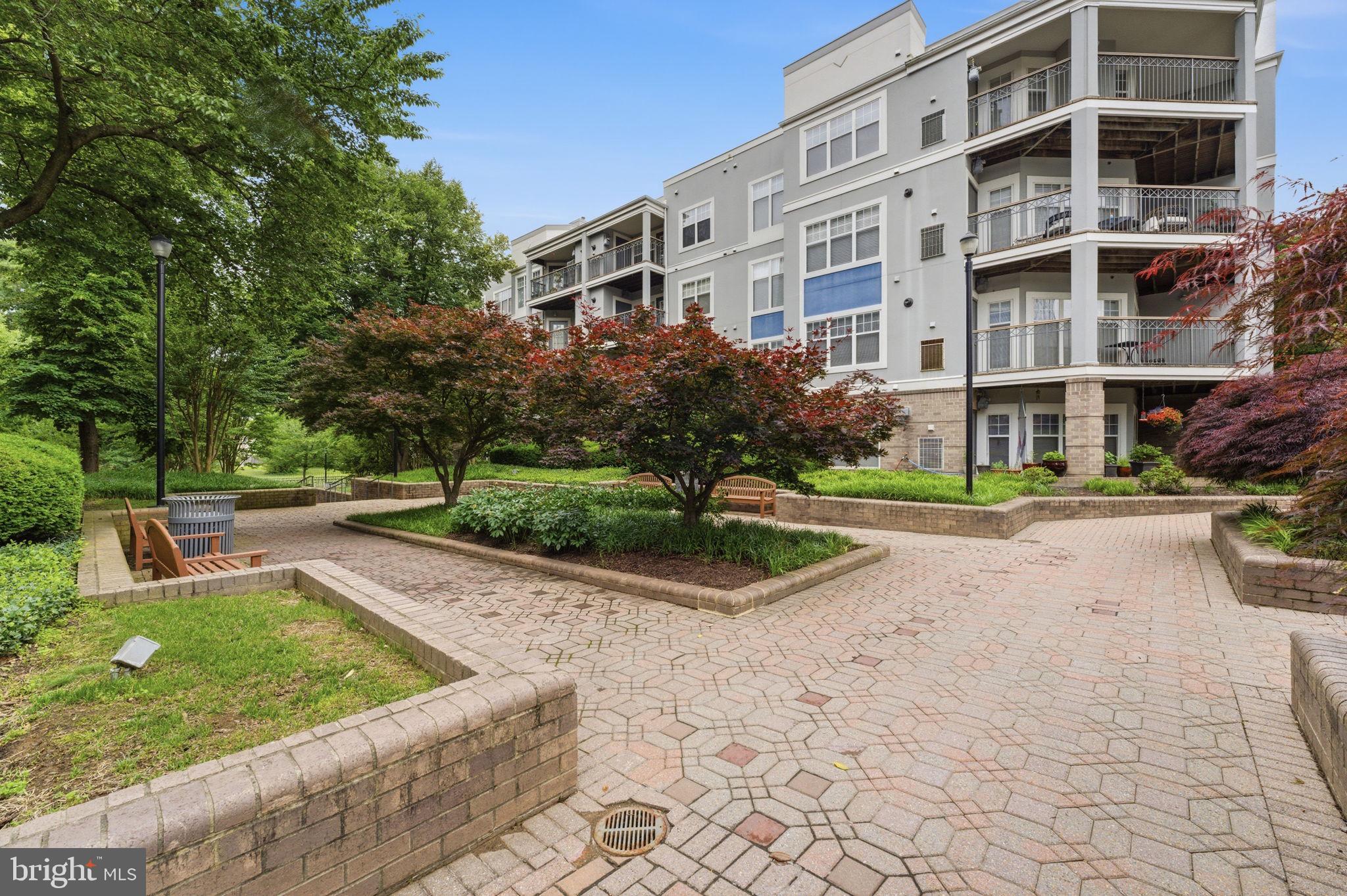 SAVOY PARK CONDOMINIUMS - Residential