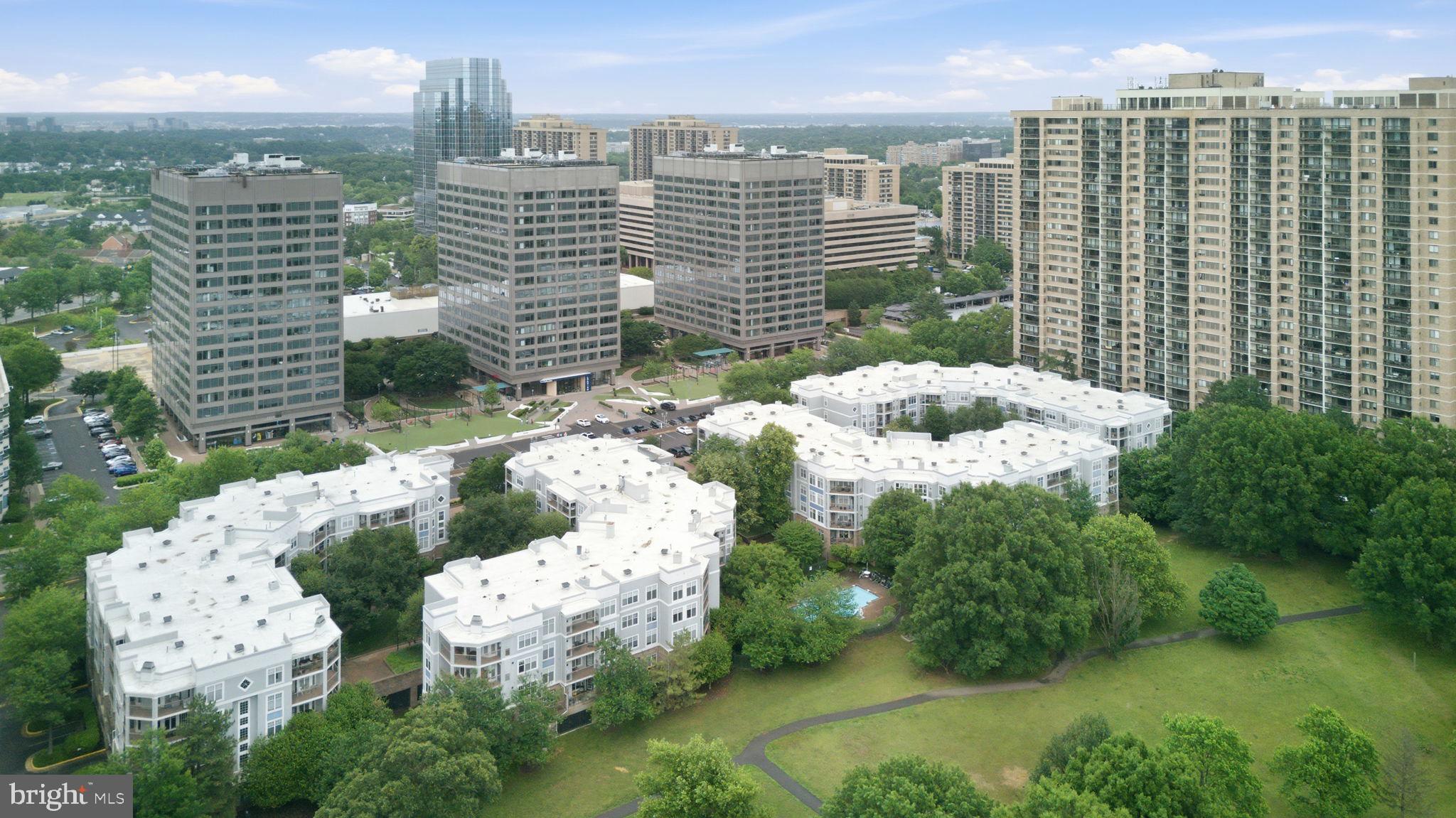 SAVOY PARK CONDOMINIUMS - Residential