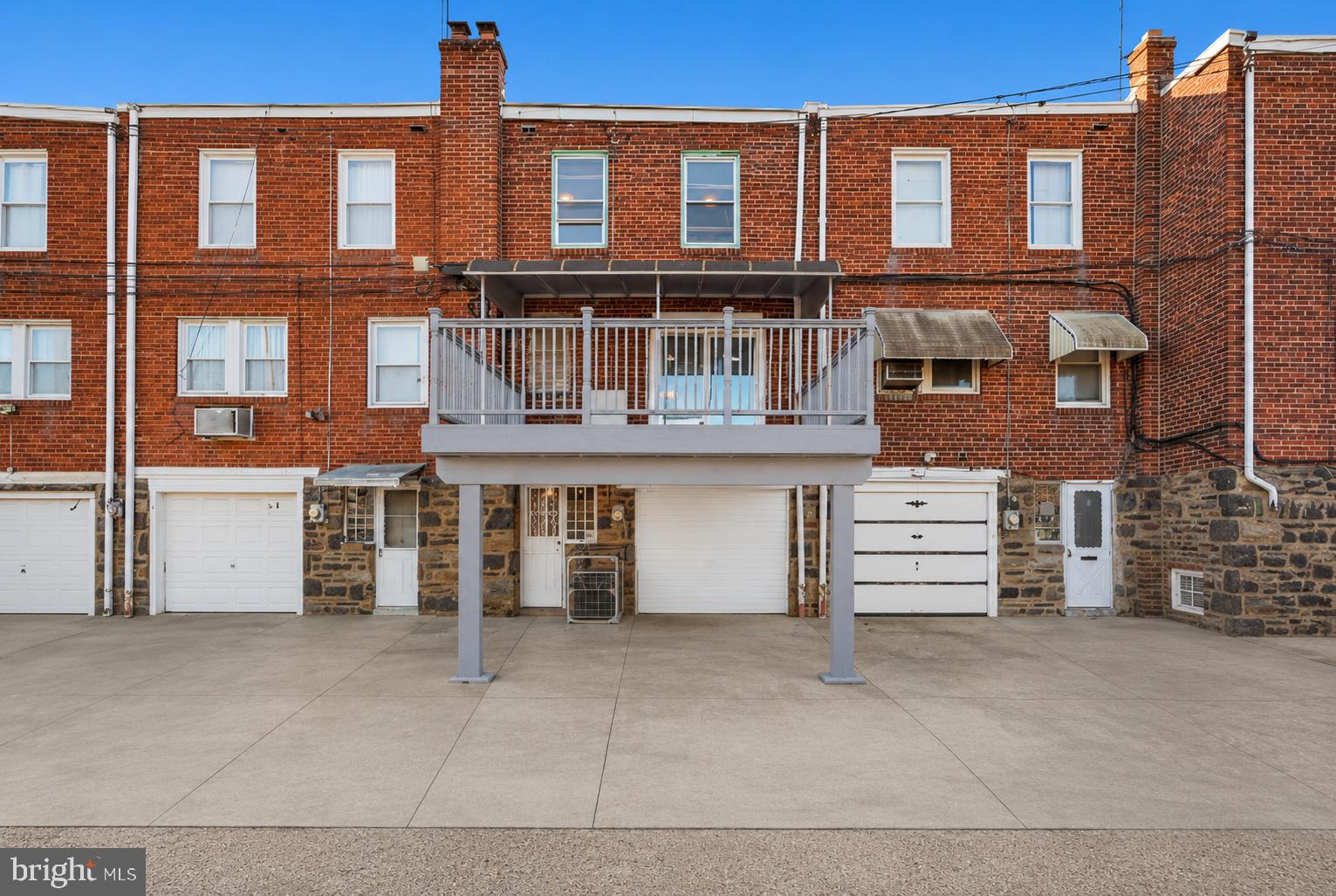 LAWNCREST - Residential