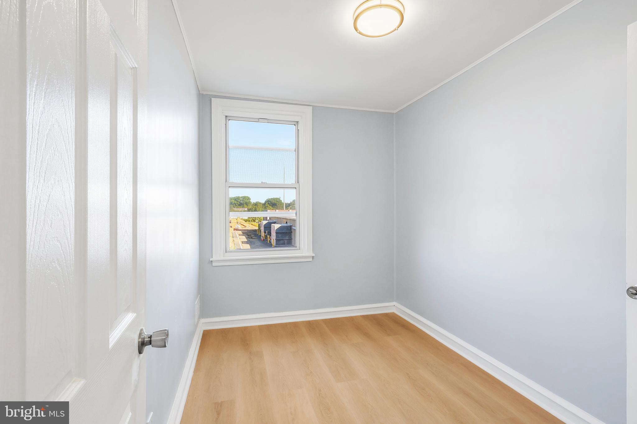 LAWNCREST - Residential