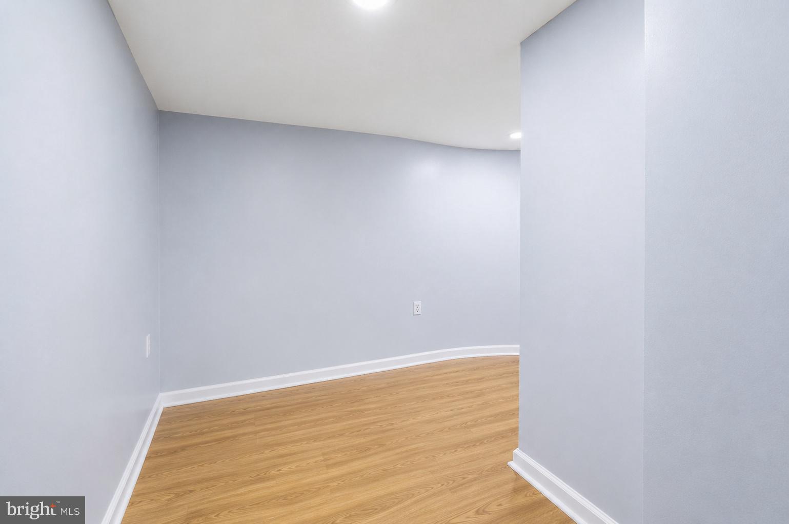 LAWNCREST - Residential