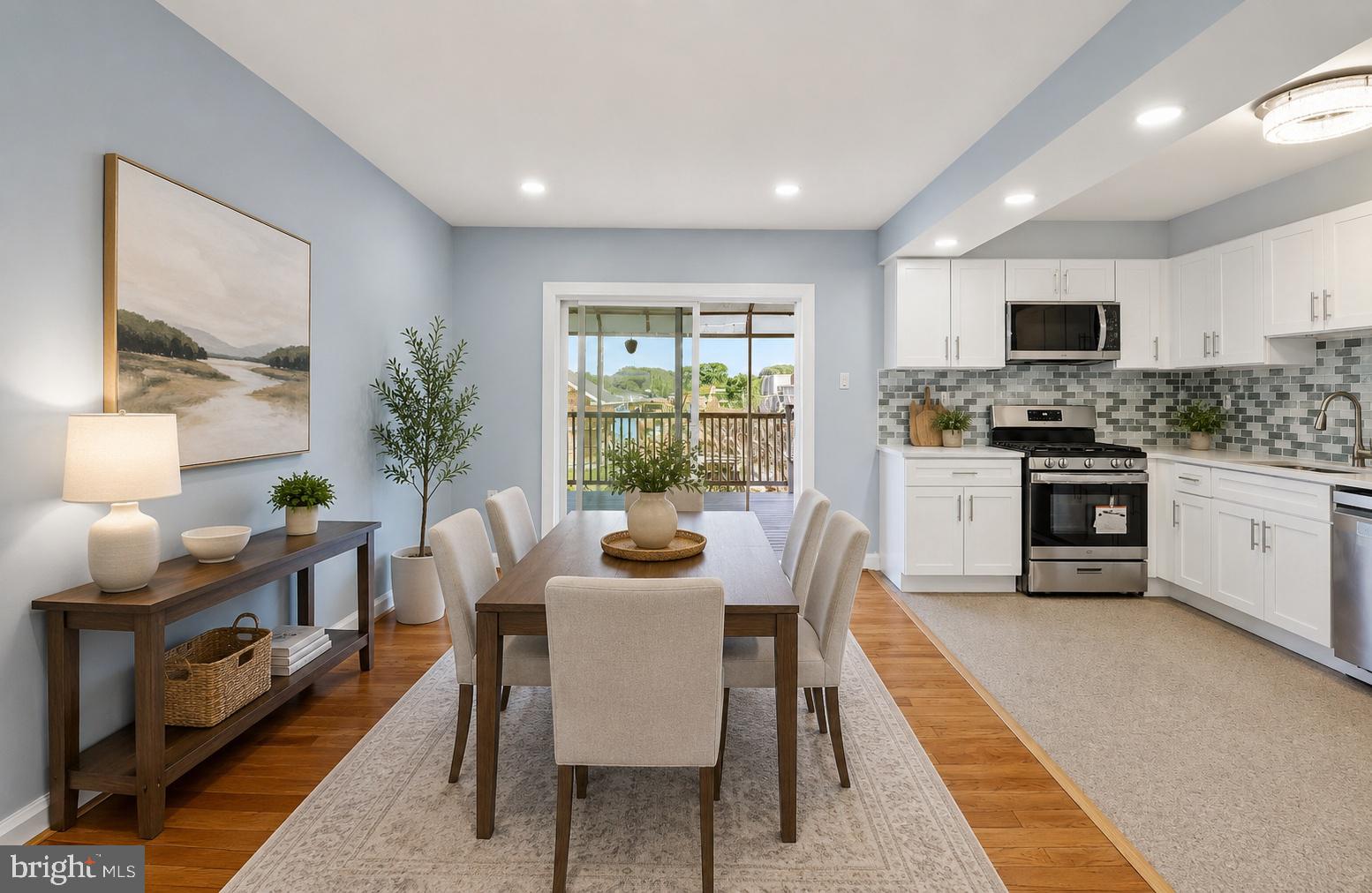 LAWNCREST - Residential
