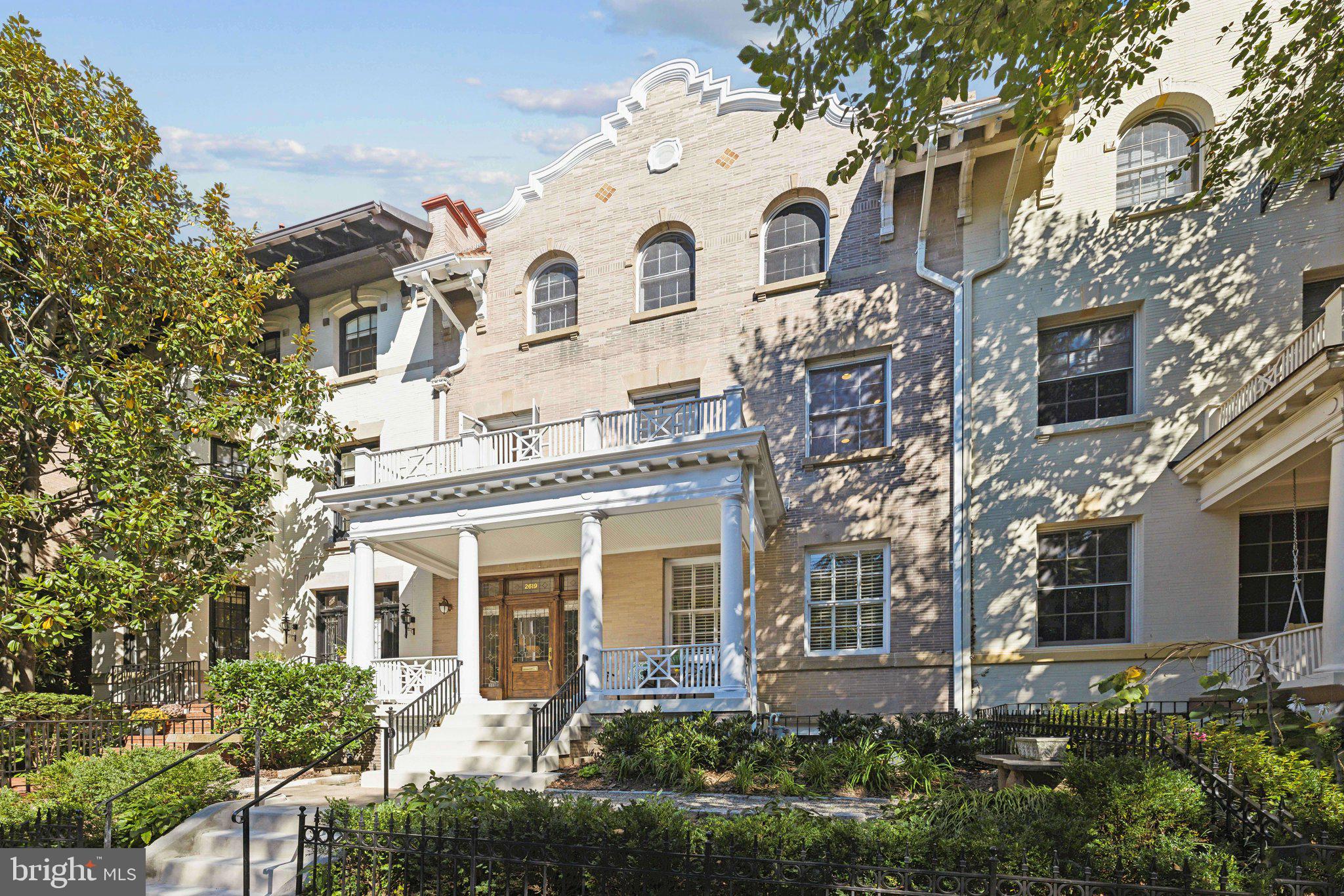 WOODLEY PARK - Residential