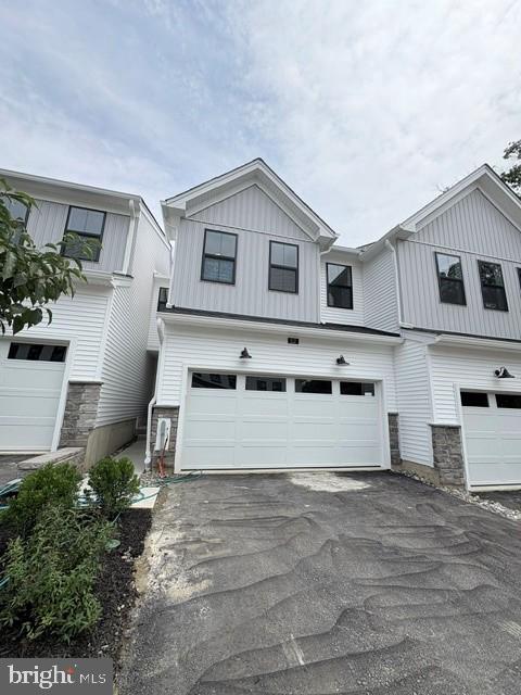 STONEMILL VILLAGE - Residential
