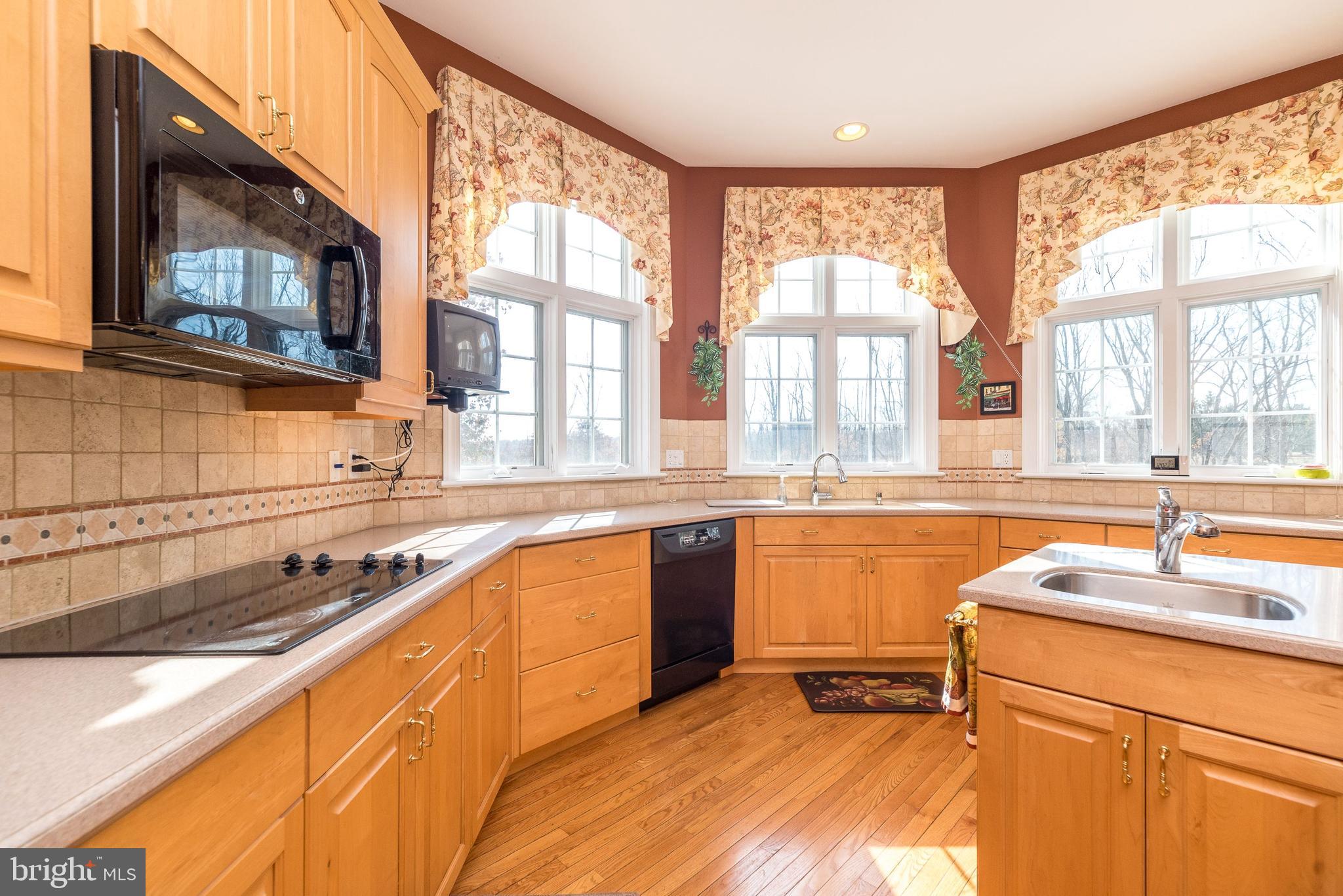 AVALLON AT MOYERS - Residential