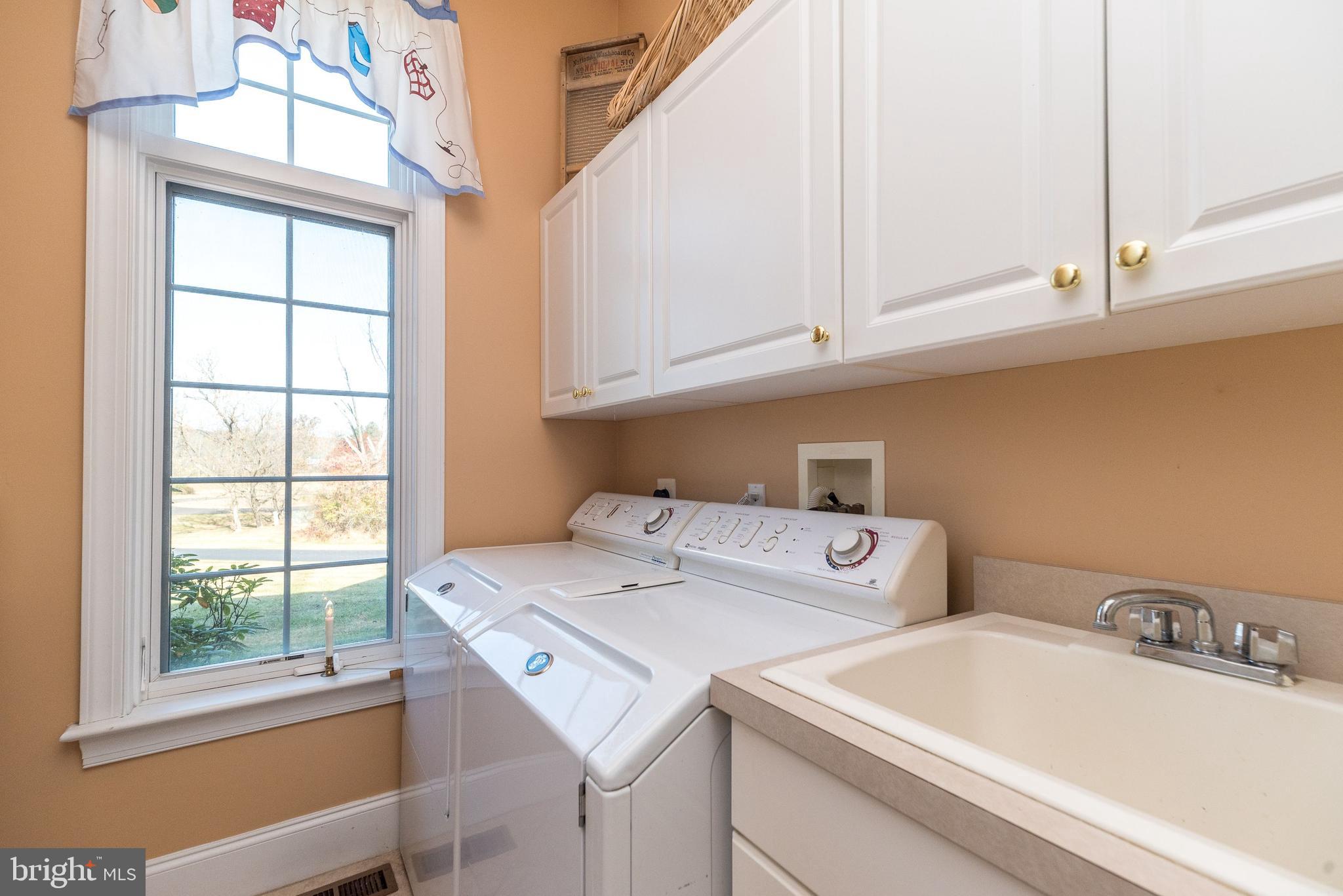 AVALLON AT MOYERS - Residential