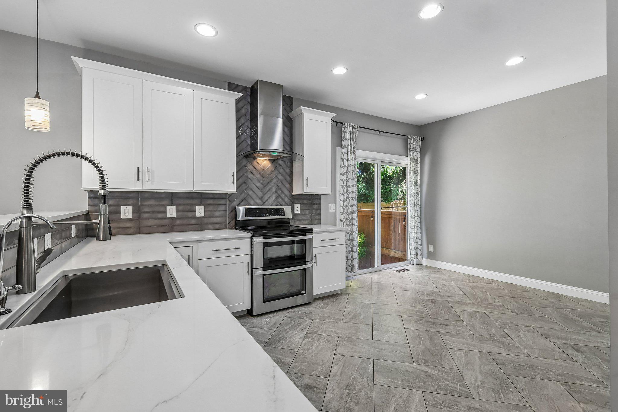 CENTRE RIDGE - Residential