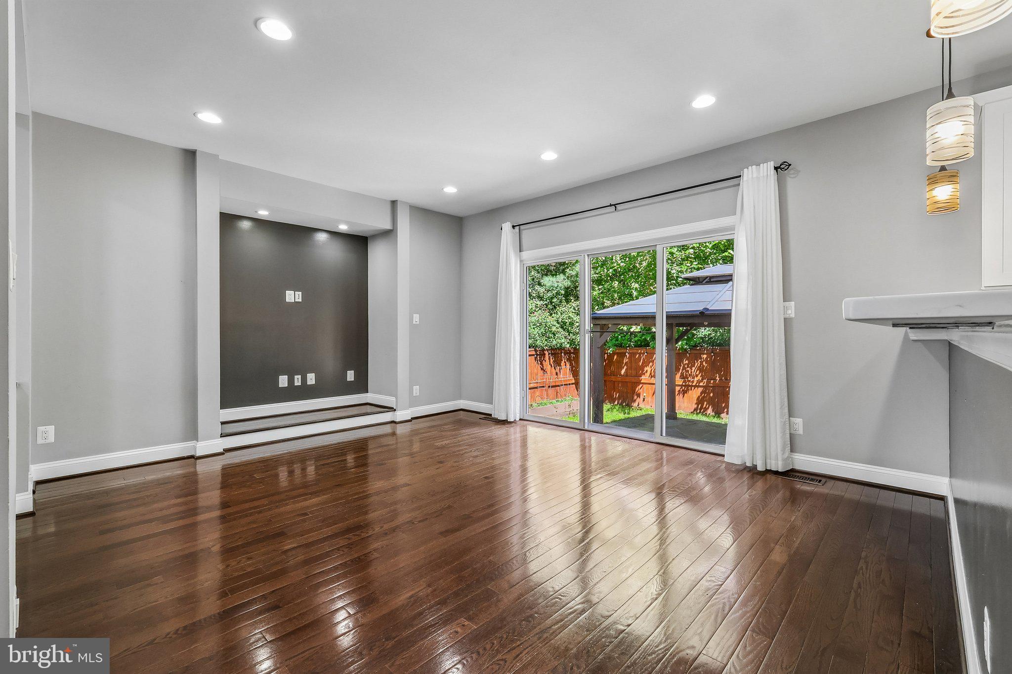 CENTRE RIDGE - Residential