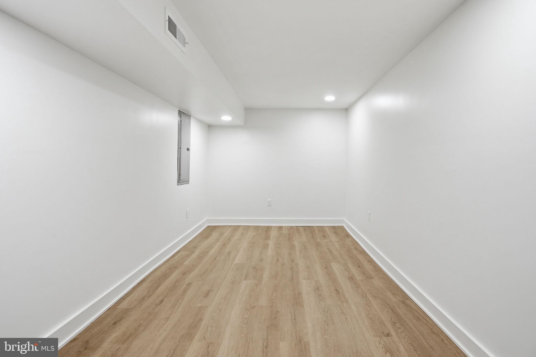 COBBS CREEK - Residential