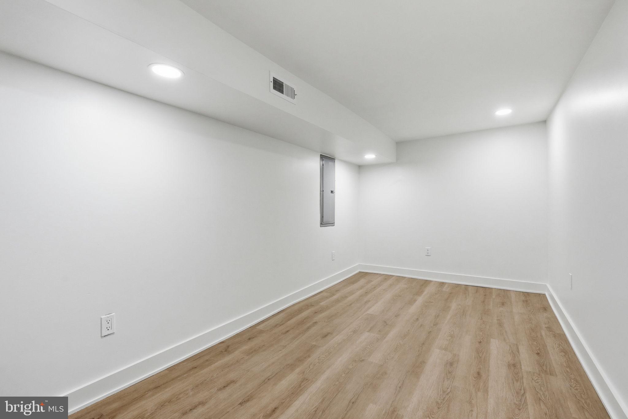 COBBS CREEK - Residential