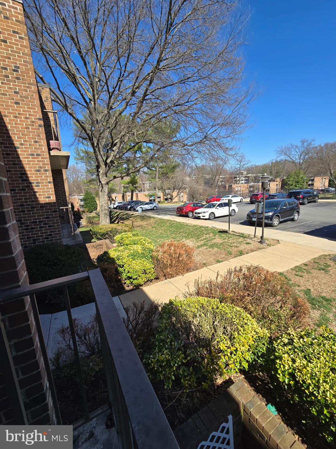 HERITAGE COURT - Residential