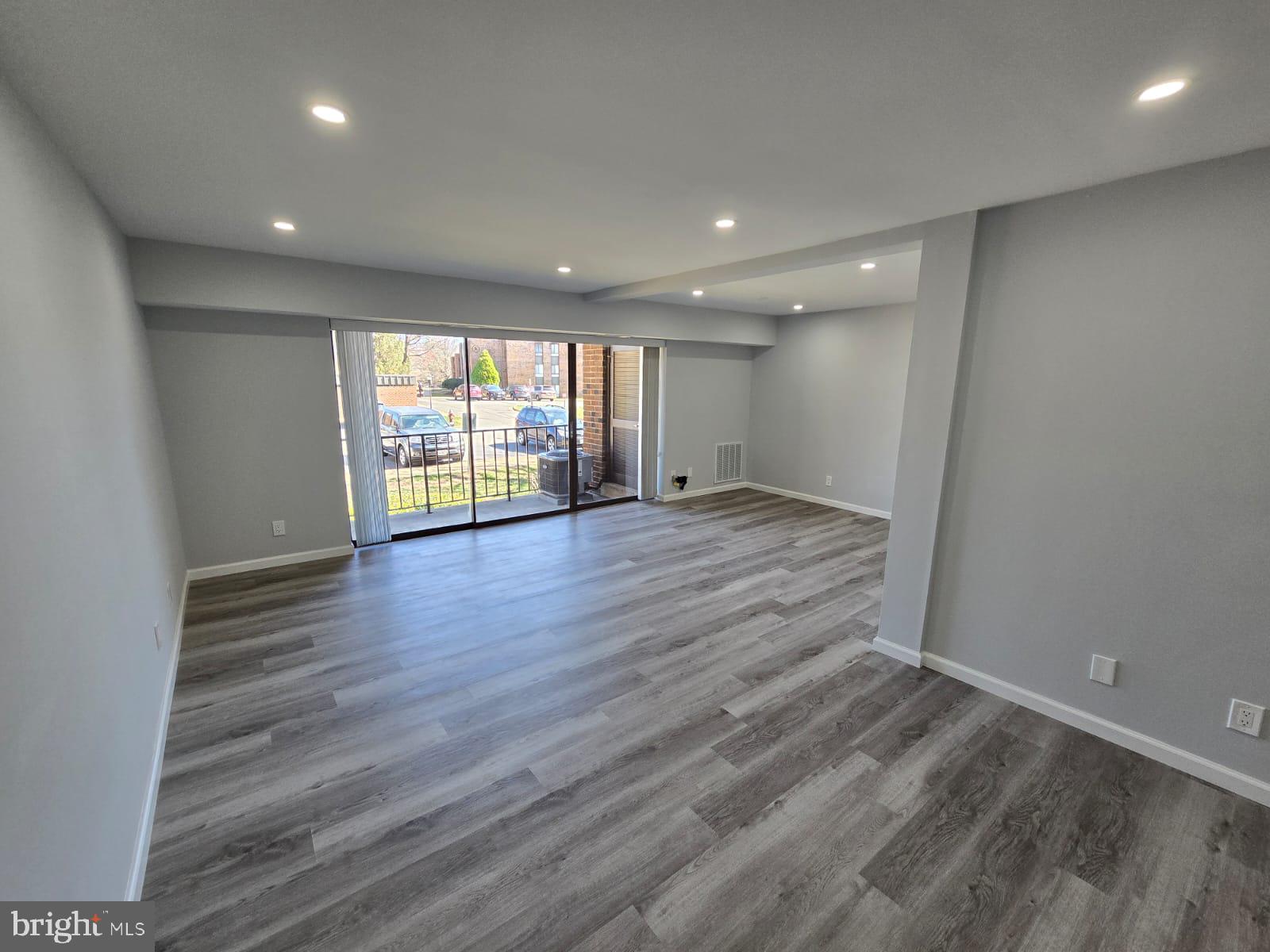HERITAGE COURT - Residential