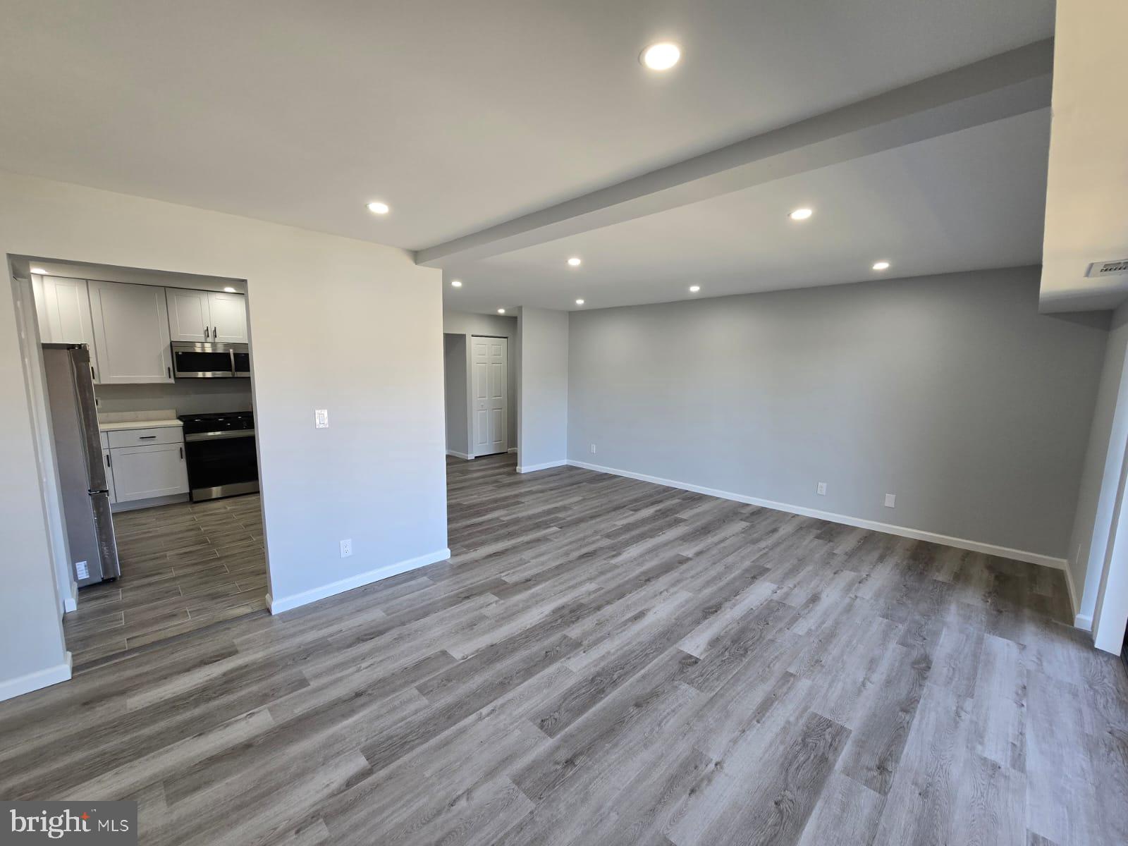 HERITAGE COURT - Residential