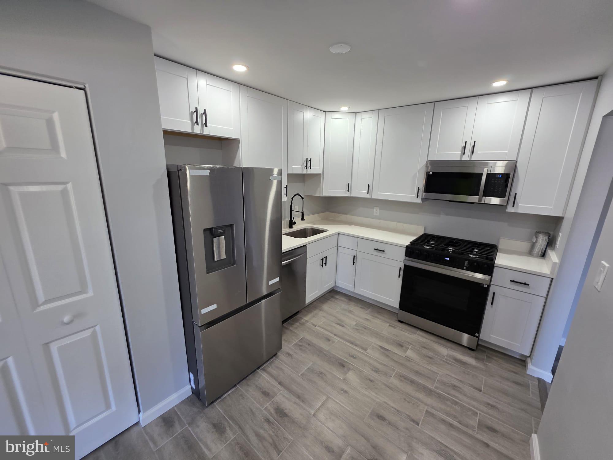 HERITAGE COURT - Residential