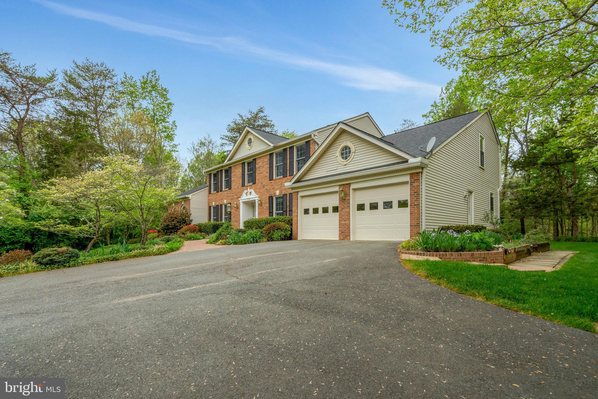 FAIRFAX HUNT - Residential