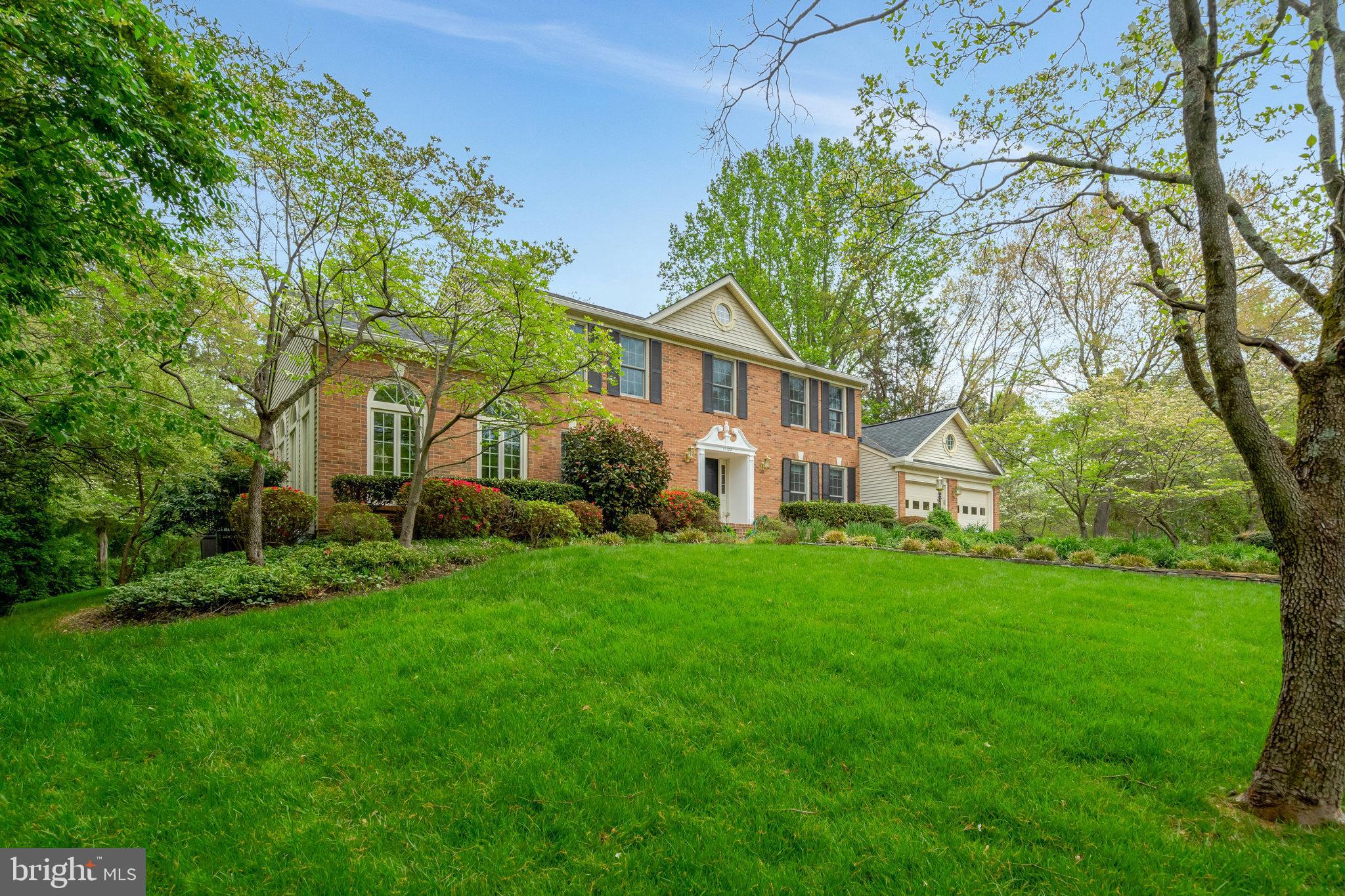 FAIRFAX HUNT - Residential