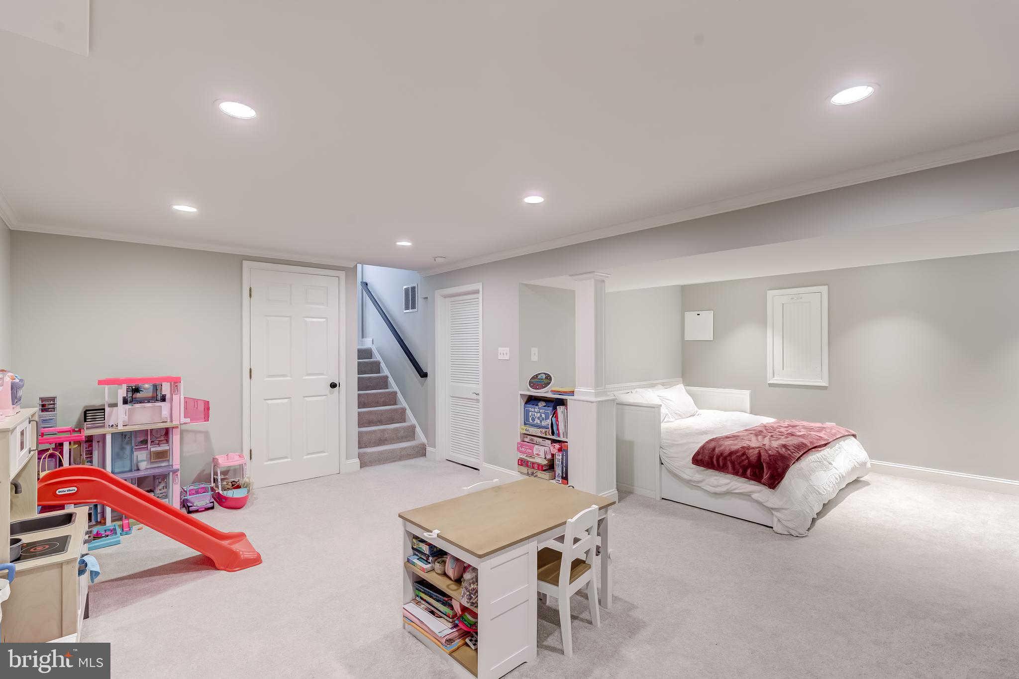 BRENTWOOD - Residential
