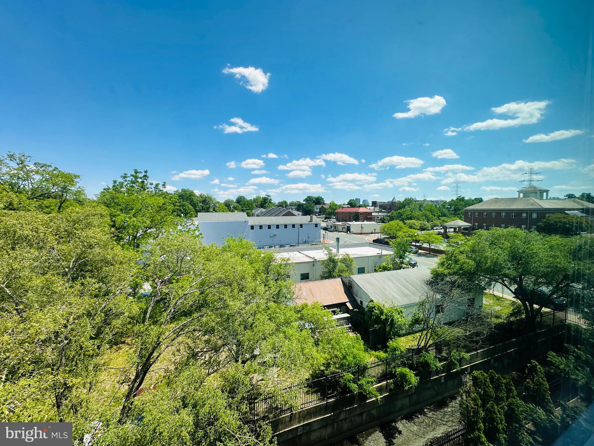 FORTNIGHTLY SQUARE - Residential