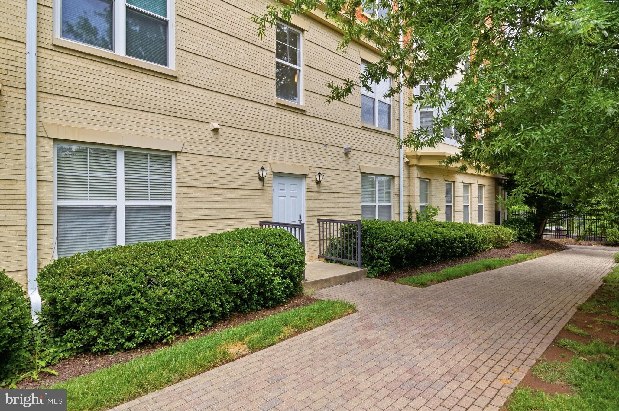 FORTNIGHTLY SQUARE - Residential