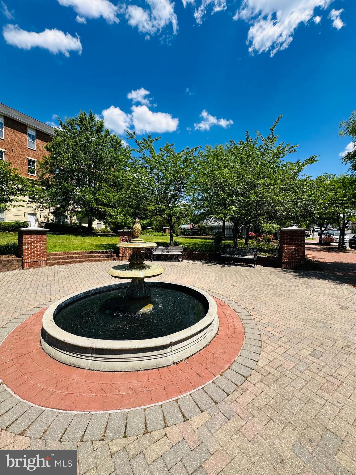 FORTNIGHTLY SQUARE - Residential