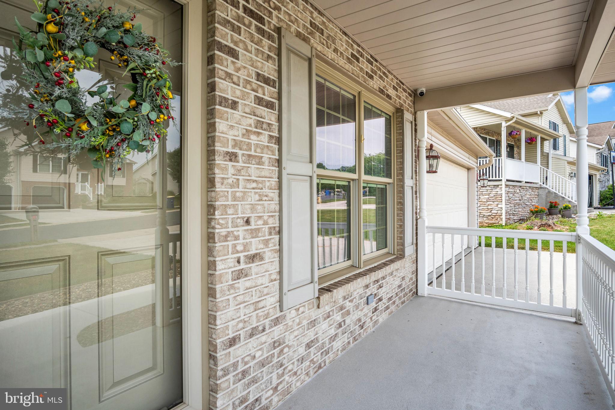 CLOVER CROSSING - Residential