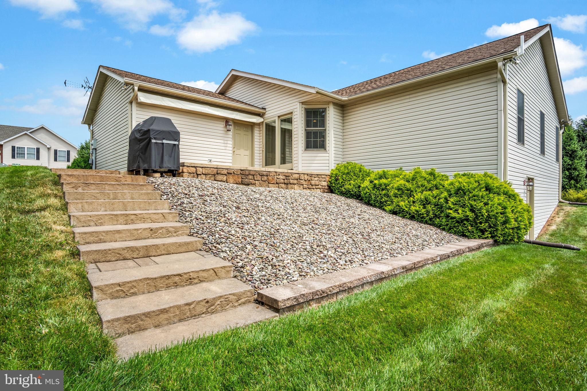 CLOVER CROSSING - Residential