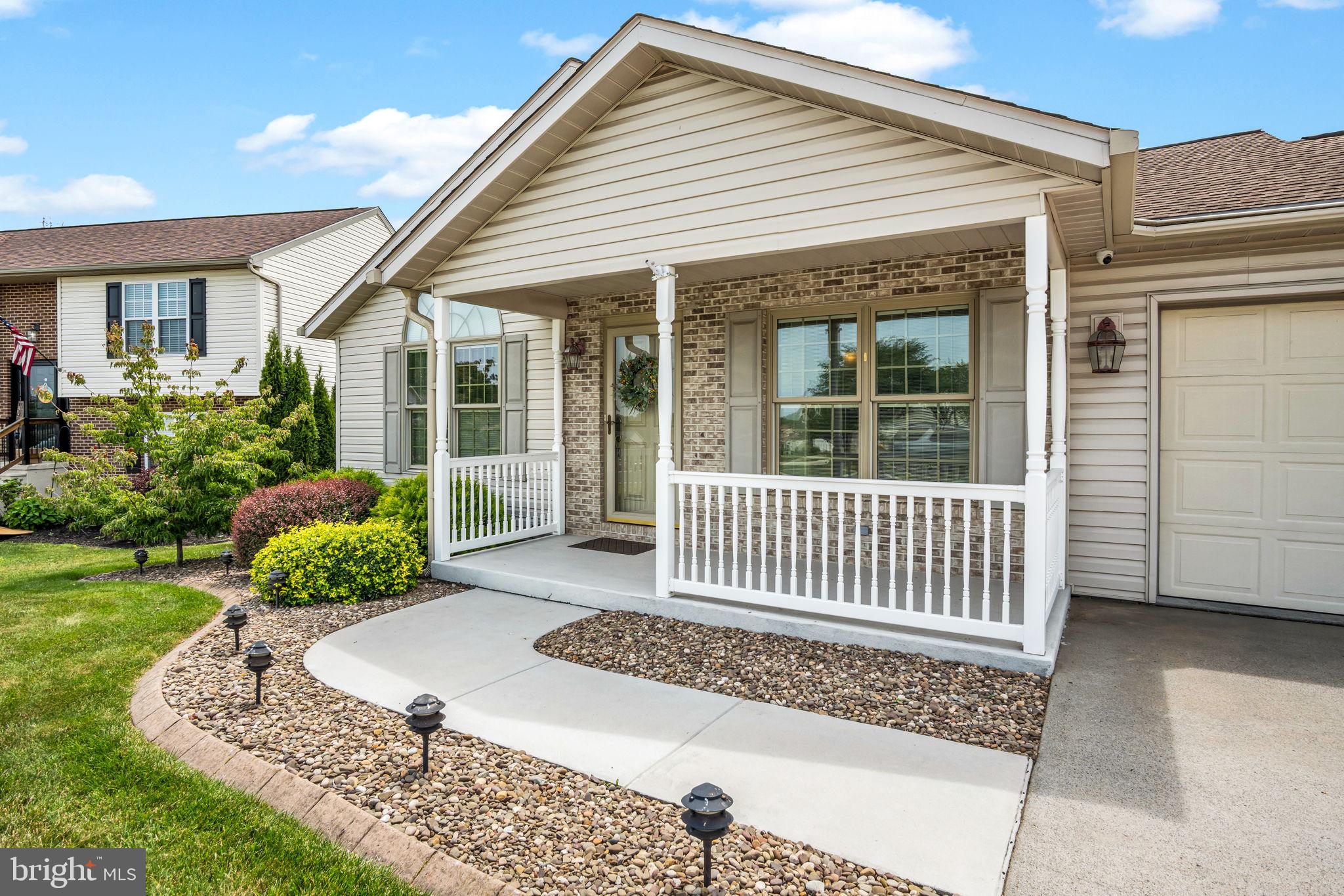 CLOVER CROSSING - Residential