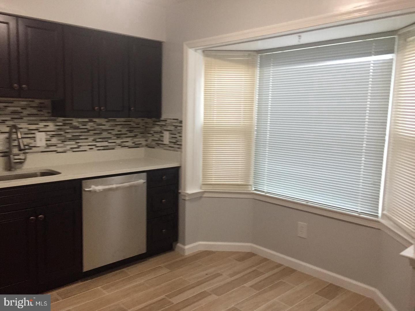 INVERNESS KNOLLS - Residential Lease