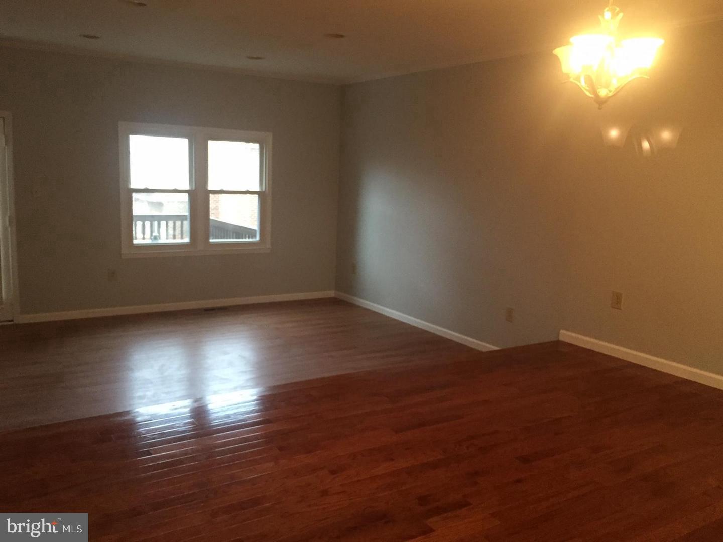 INVERNESS KNOLLS - Residential Lease