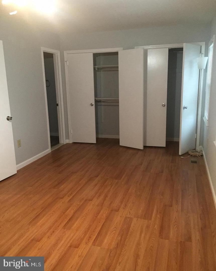INVERNESS KNOLLS - Residential Lease
