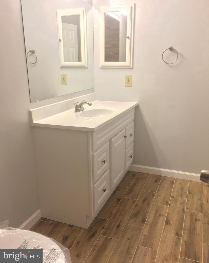 INVERNESS KNOLLS - Residential Lease