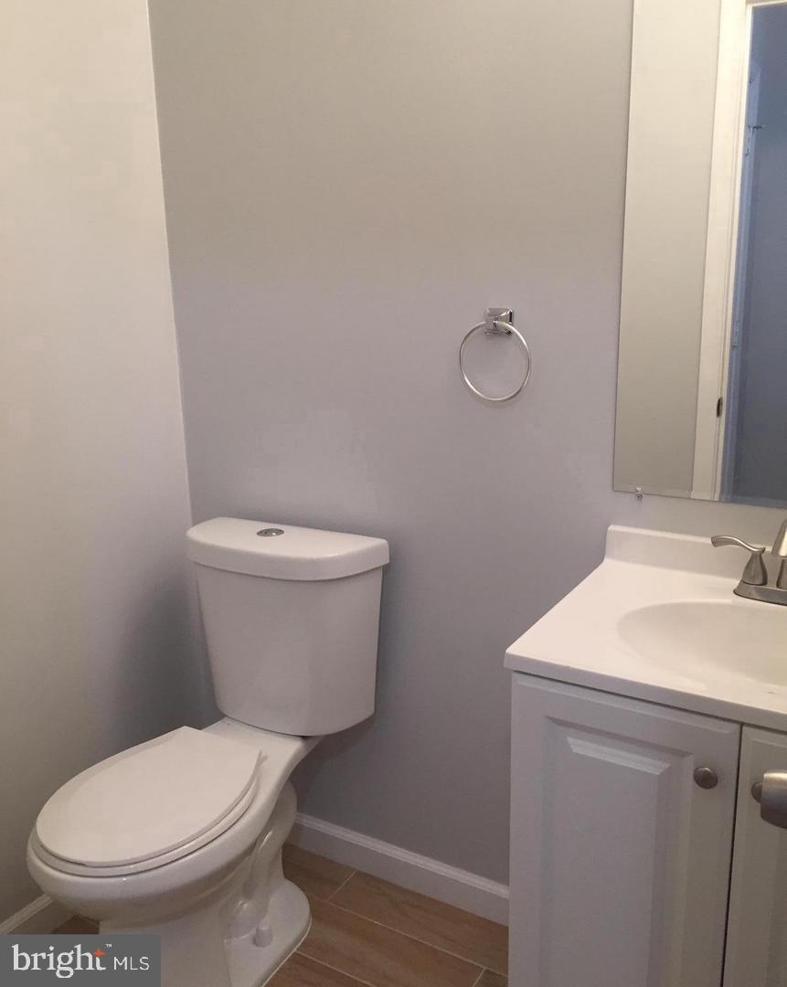 INVERNESS KNOLLS - Residential Lease
