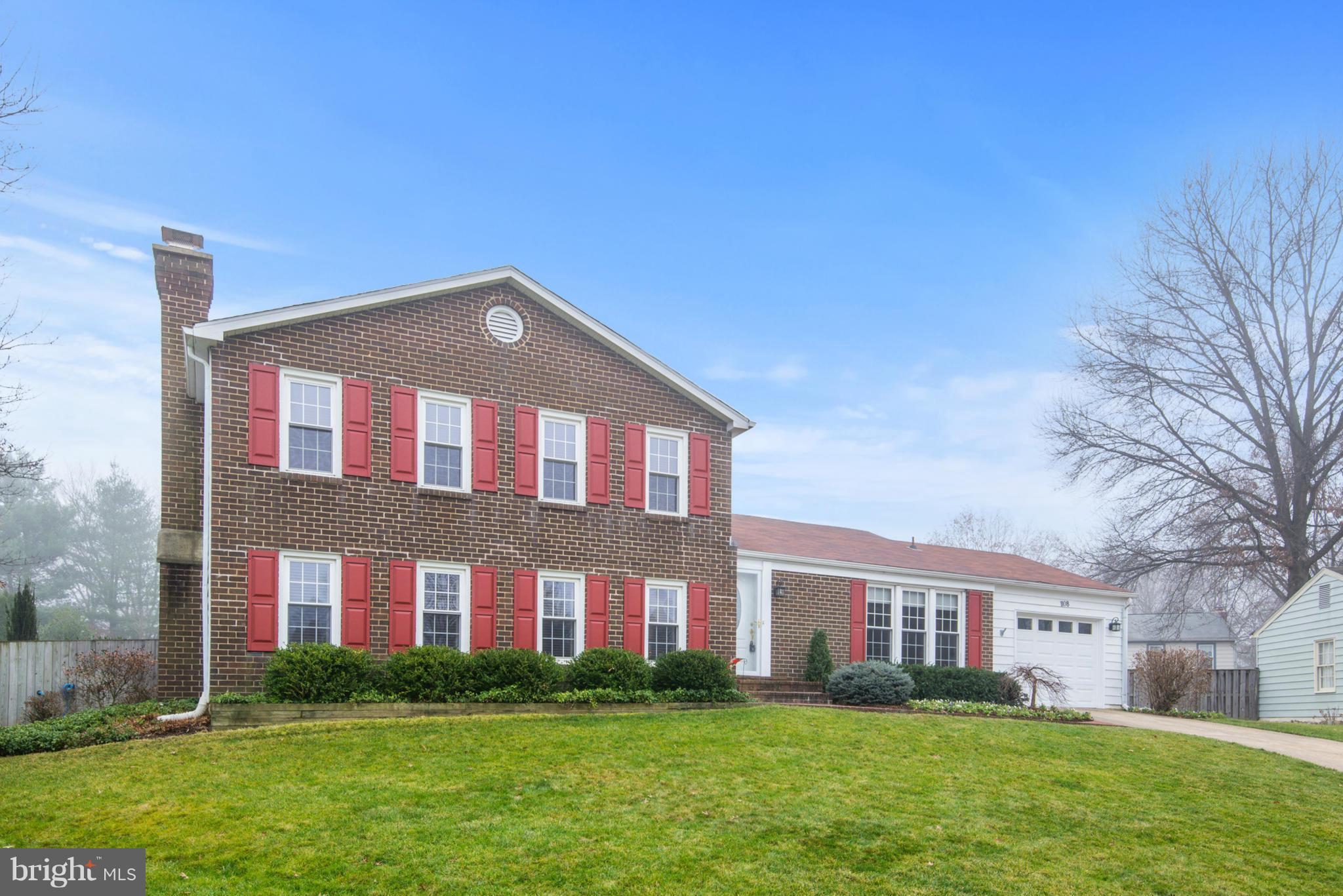 4 Lvl split * Large 1/3 acre fenced, cul-de-sac lot * Tons of updates * New tile foyer * Kitchen with new stnls appls, granite counters & custom cabinets * Liv & Din rm w hardwood floors * Br level w new hardwood floors * Fam rm w new floors, stone accent wall & fpl *  Den w new floors & access to rear yard * Rec rm w carpet * Newer roof, HVAC and H2O heater * Fresh paint *  In ground pool *