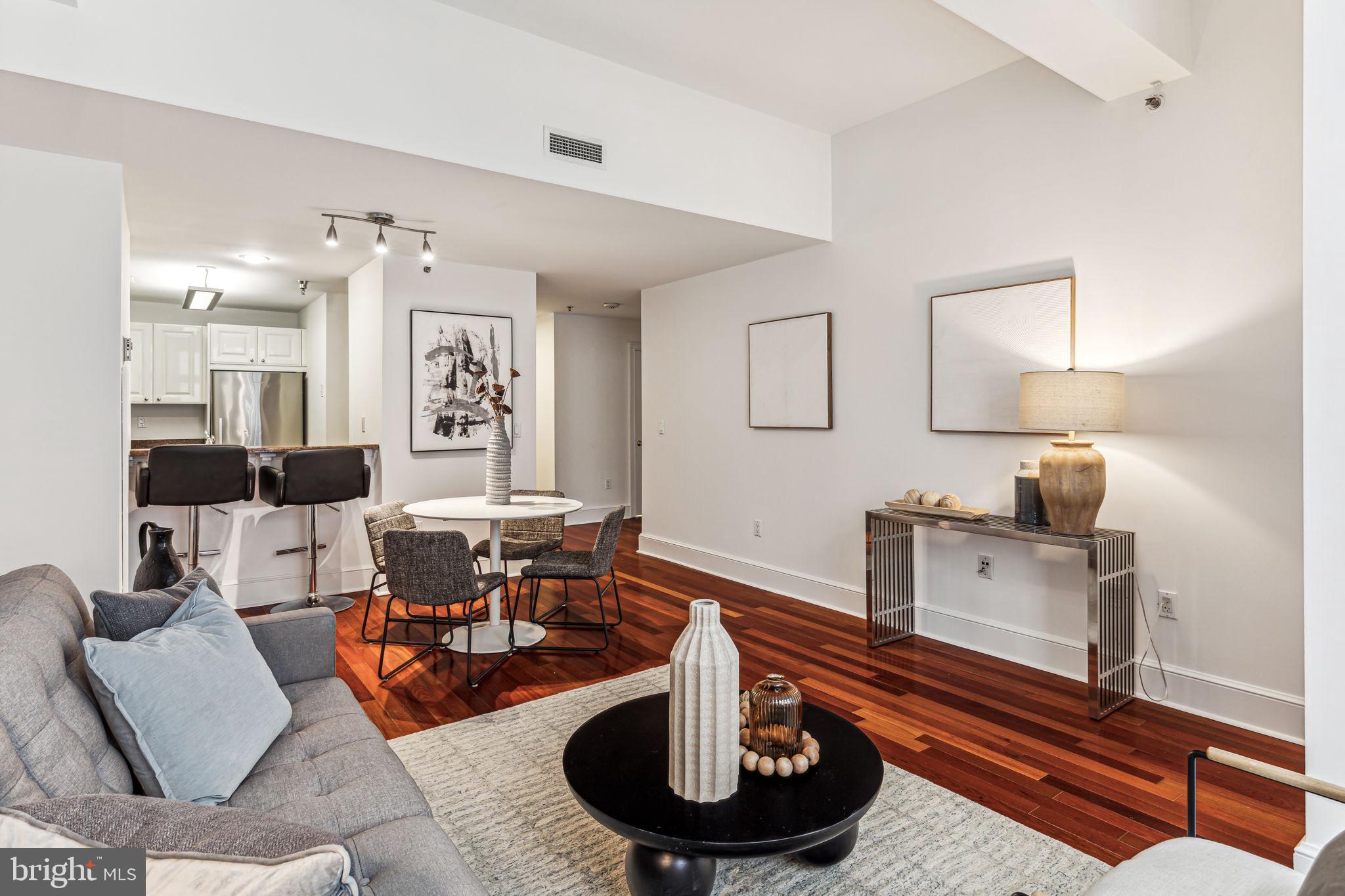 AVENUE OF THE ARTS - Residential
