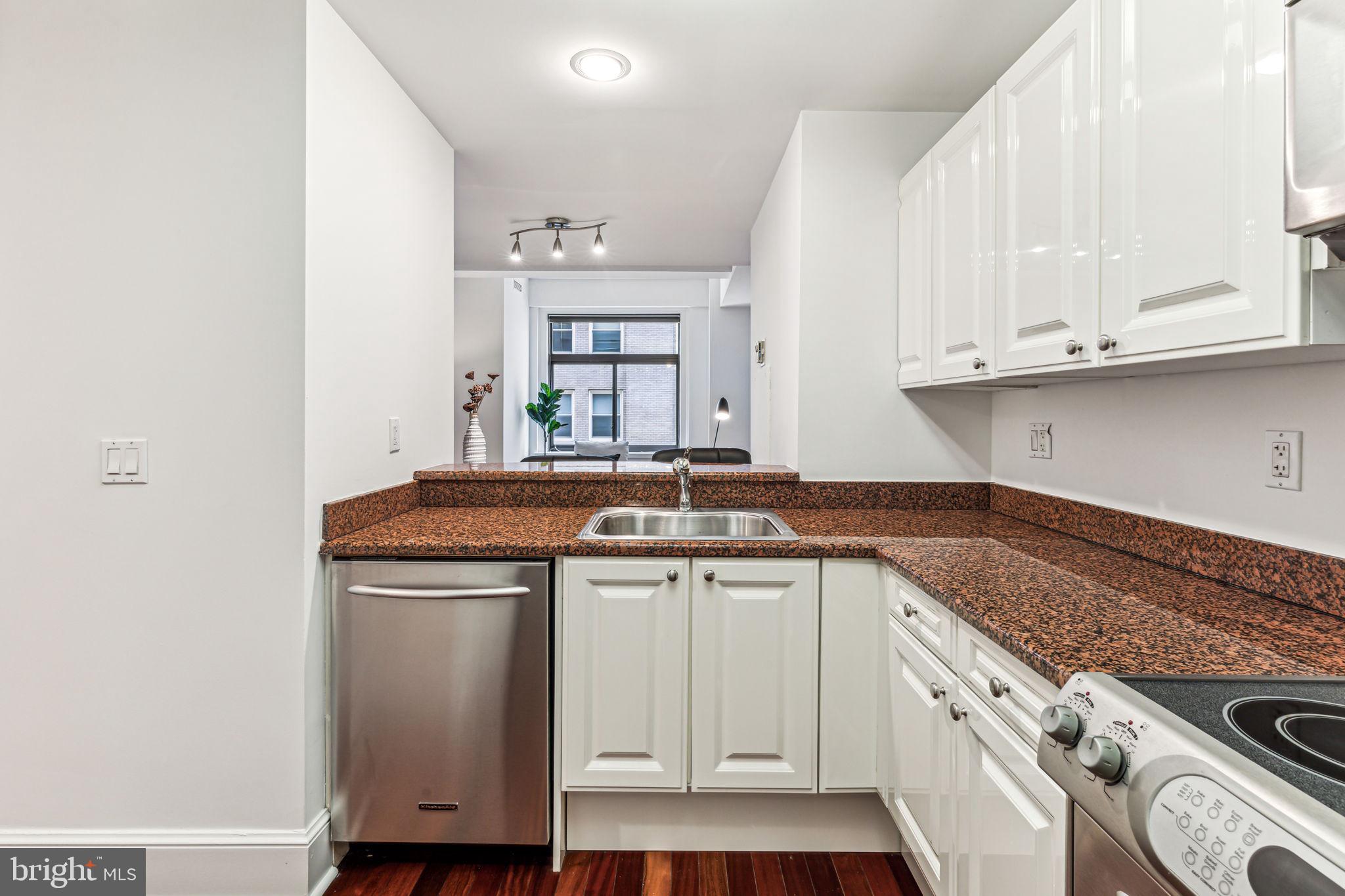 AVENUE OF THE ARTS - Residential