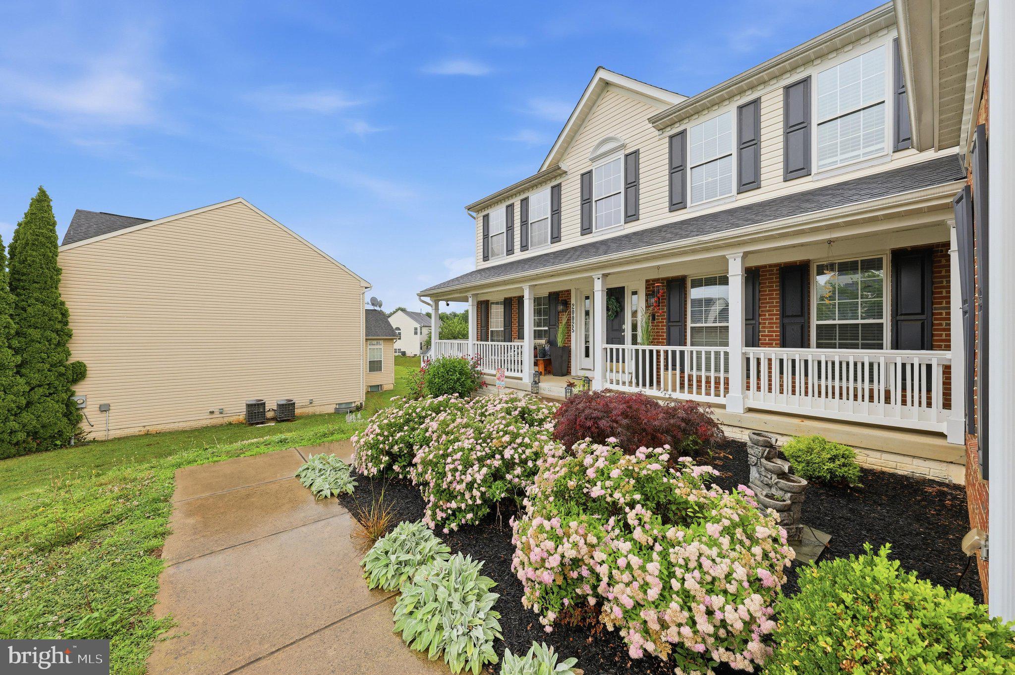 HAMPTONS OF BRIGHTWOOD - Residential