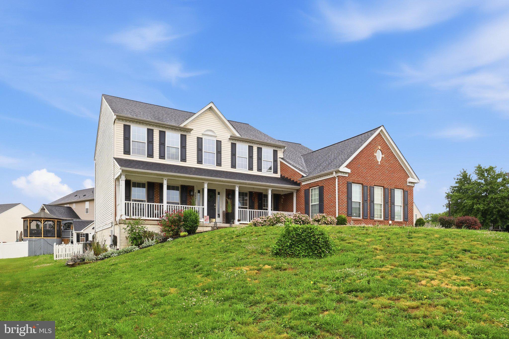 HAMPTONS OF BRIGHTWOOD - Residential