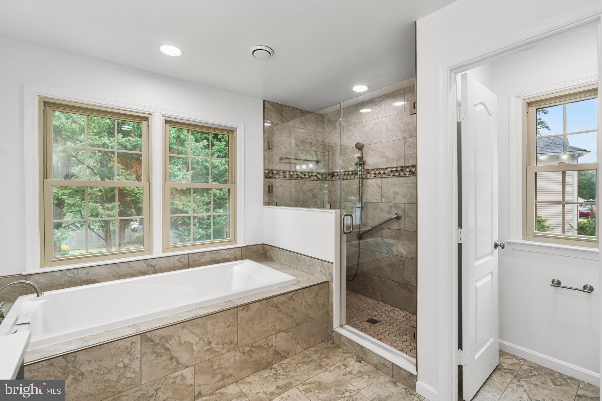 SHERWOOD FOREST MANOR - Residential