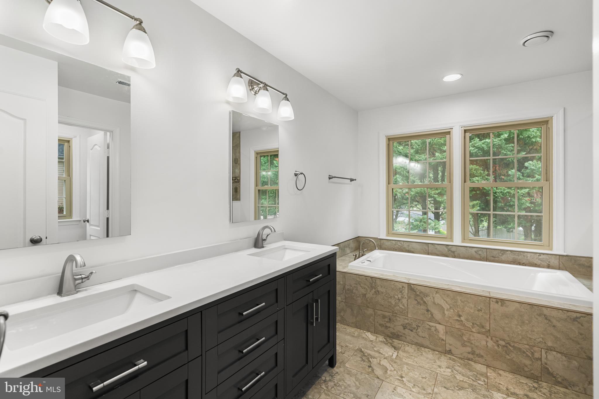 SHERWOOD FOREST MANOR - Residential