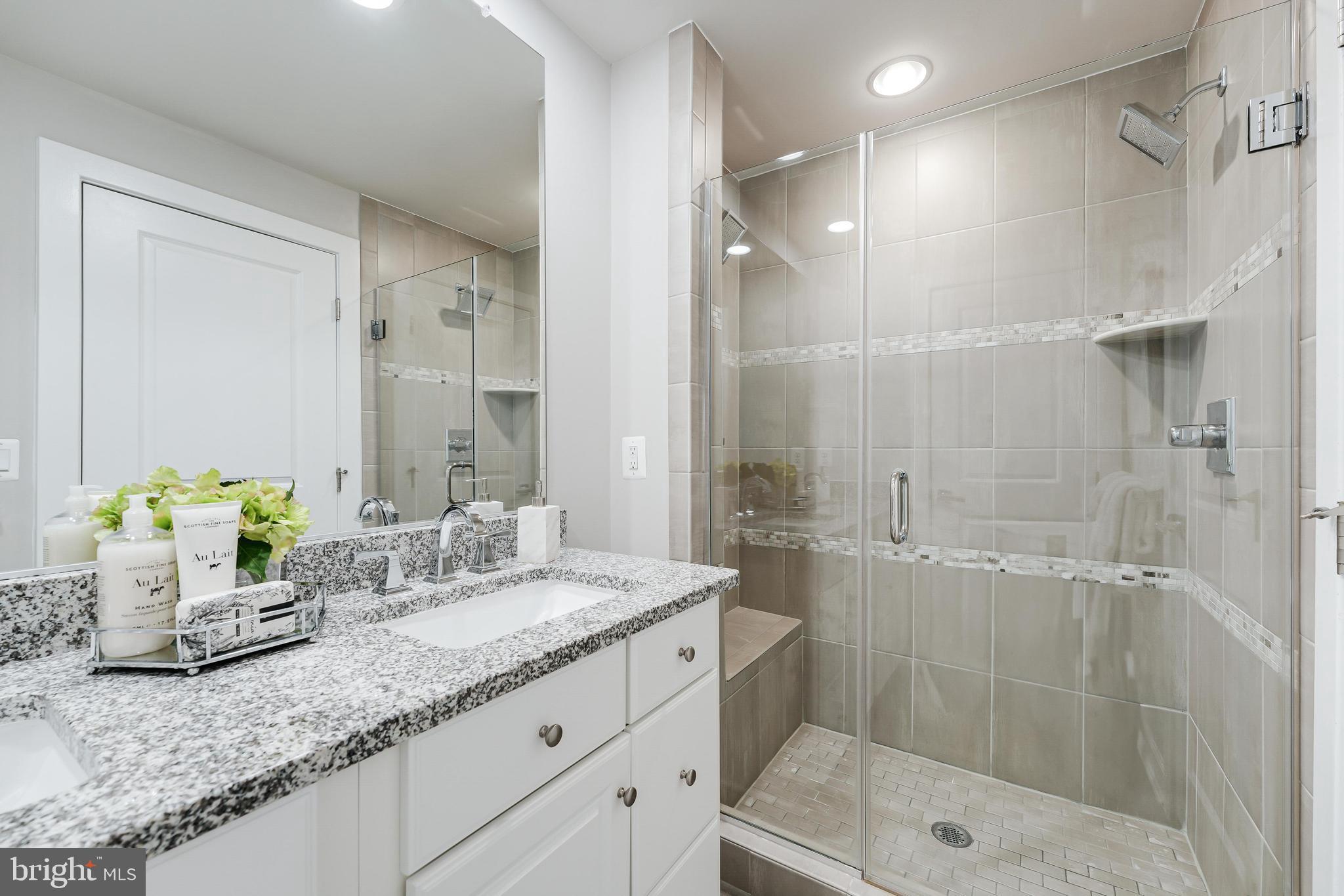 ONE LOUDOUN - Residential
