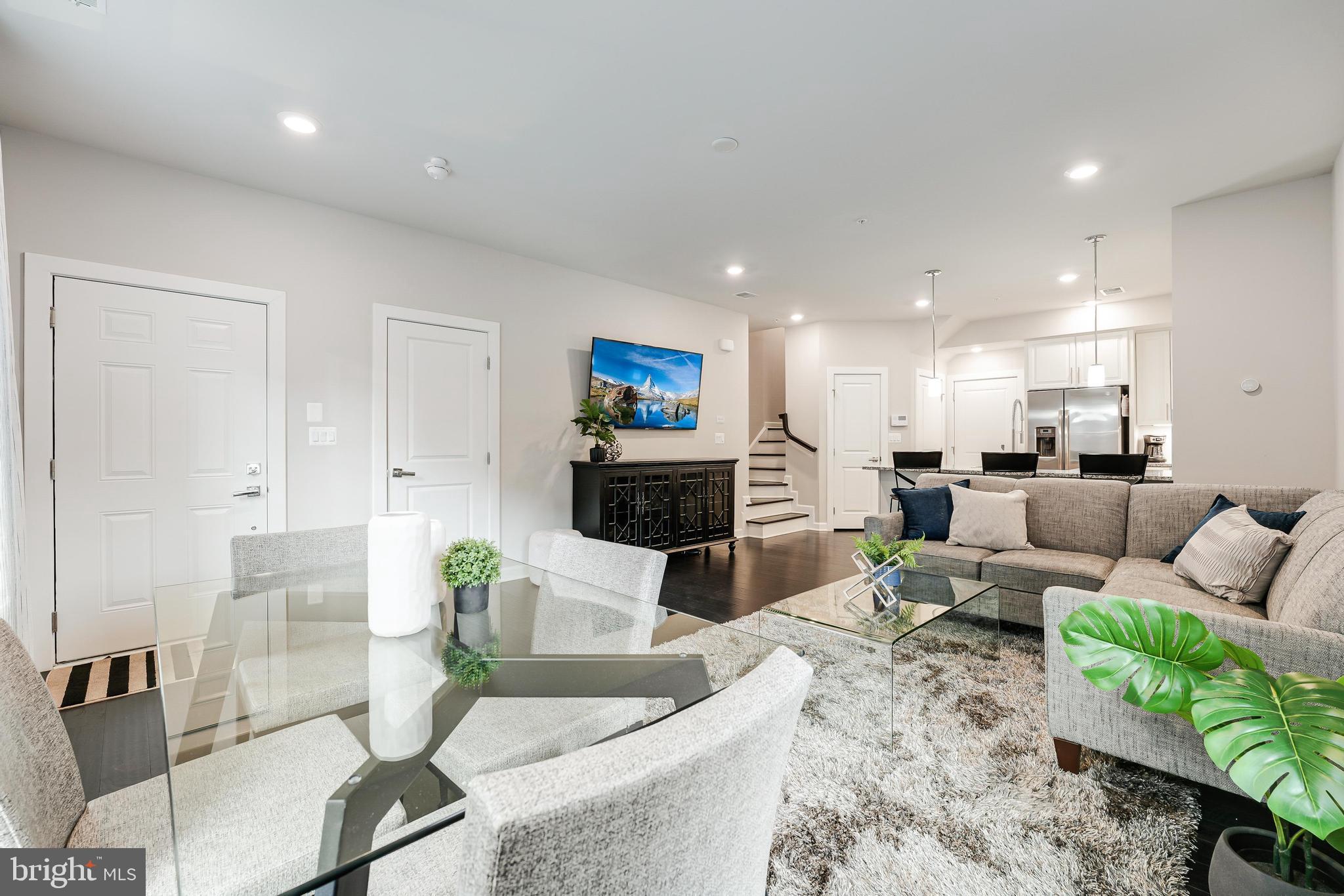 ONE LOUDOUN - Residential