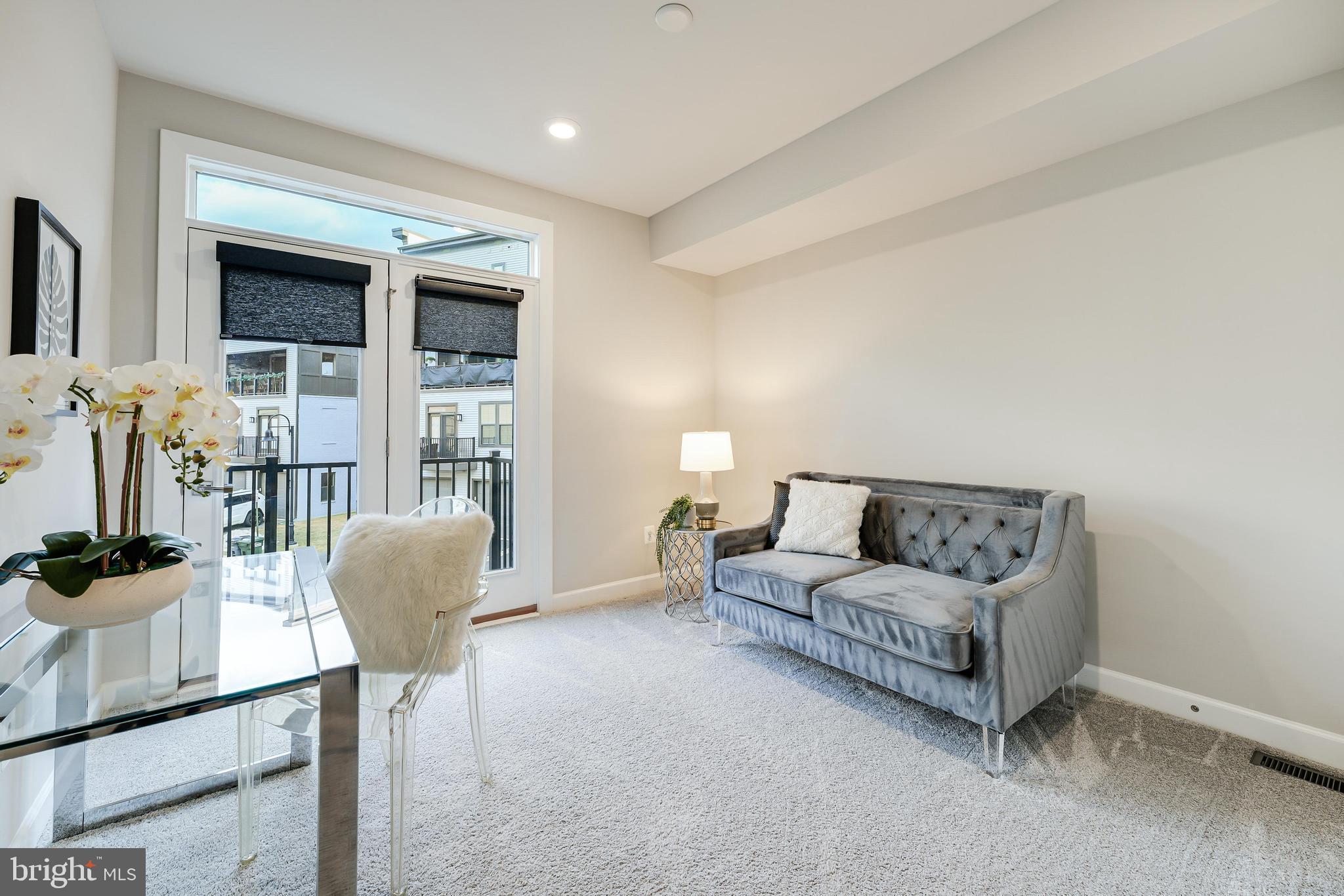 ONE LOUDOUN - Residential